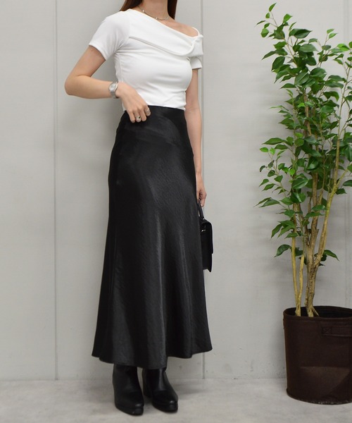 &soiree(アンドソワレ)の「ワンショルダー半袖トップス(Tシャツ/カットソー・レディース・ブラック/グレー/ホワイト・FREE)」の16枚目の写真