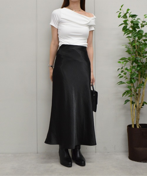 &soiree(アンドソワレ)の「ワンショルダー半袖トップス(Tシャツ/カットソー・レディース・ブラック/グレー/ホワイト・FREE)」の17枚目の写真