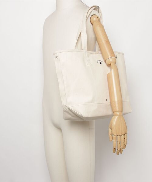CONVERSE(コンバース)の「【CONVERSE/コンバース】AS CANVAS TOTE BAG M /キャンバスバッグM(トートバッグ・メンズ・カーキ/ブラック/グレー/オフホワイト/ベージュ/ネイビー・FREE)」の18枚目の写真