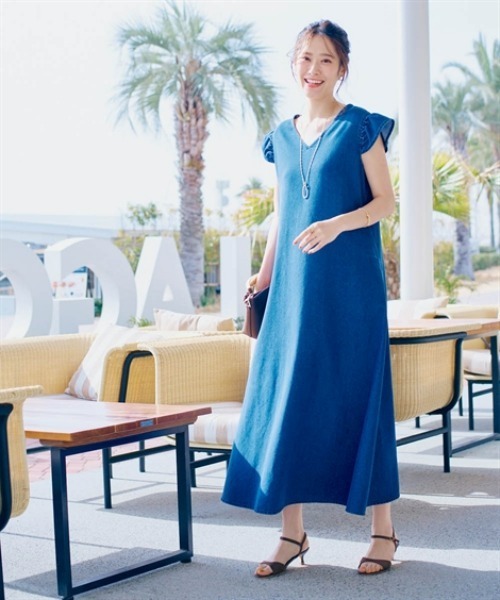 nissen(ニッセン)の「フリル袖Aラインデニムロングワンピース(ワンピース・レディース・ネイビー/ブルー・M/S/LL/L)」の6枚目の写真