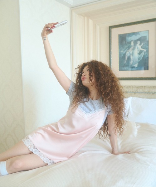 chernyy（チェルニー）の「satin lace mini cami dress / サテンレースキャミワンピ（ワンピース・レディース・ブラック/アイボリー/ピンク・MEDIUM/SMALL/LARGE）」の10枚目の写真