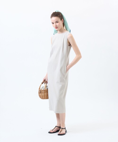 MACKINTOSH PHILOSOPHY（ﾏｯｷﾝﾄｯｼｭ ﾌｨﾛｿﾌｨｰ）の「ラッケンブースシルクスカーフ（バンダナ/スカーフ・レディース・ブルー系その他3/オフホワイト/ダークネイビー・FREE）」の6枚目の写真