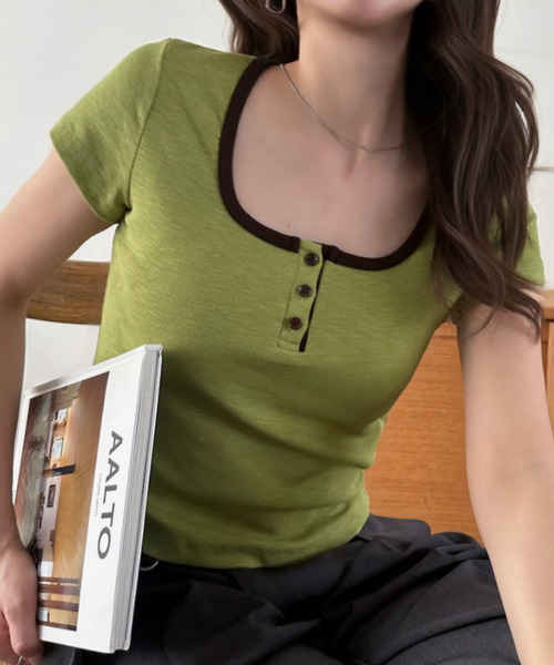 Eclat one(エクラワン)の「【Eclat one】バイカラー ショート丈 ヘンリーネック 半袖 トップス(Tシャツ/カットソー・レディース・ホワイト/グレー/ブラック/ダークグリーン・FREE)」の4枚目の写真