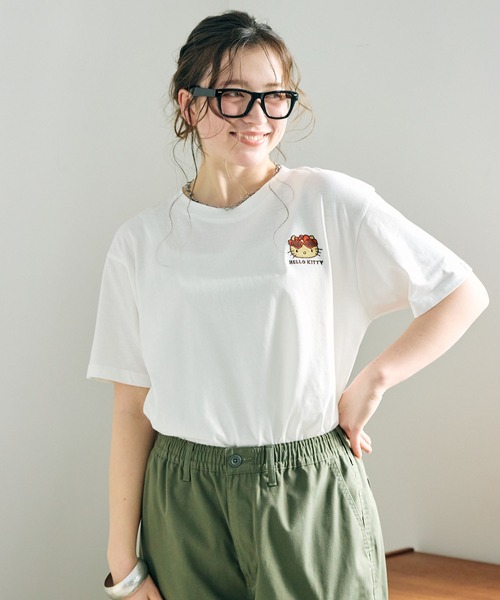 sanrio(サンリオ)の「【sanrio characters】HELLO KITTY/日焼けキティ半袖Tシャツ《サンリオキャラクターズ》(Tシャツ/カットソー・レディース・オフホワイト/ブラック/ピンク・M/3L/L/LL)」の7枚目の写真