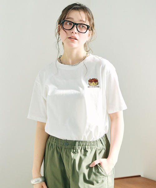 sanrio(サンリオ)の「【sanrio characters】HELLO KITTY/日焼けキティ半袖Tシャツ《サンリオキャラクターズ》(Tシャツ/カットソー・レディース・オフホワイト/ブラック/ピンク・M/3L/L/LL)」の9枚目の写真