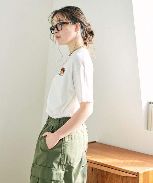 sanrio(サンリオ)の「【sanrio characters】HELLO KITTY/日焼けキティ半袖Tシャツ《サンリオキャラクターズ》(Tシャツ/カットソー・レディース・オフホワイト/ブラック/ピンク・M/3L/L/LL)」の12枚目の写真
