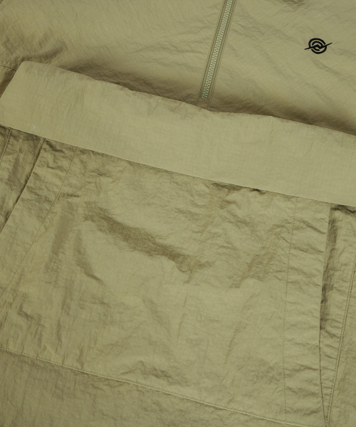 KALAPATTHAR(カラパタール)の「Nylon Taslan Half Zip-Up Anorak Jacket - KHAKI(ナイロンジャケット・メンズ・その他・MEDIUM/LARGE)」の3枚目の写真