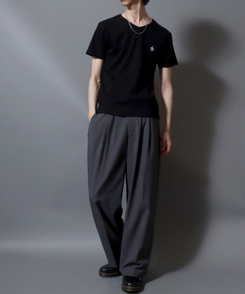 ANPAS（アンパス）の「Ribbed-Knit V-Neck Short-Sleeve Tee / テレコVネック ワンポイント刺繍 半袖Tシャツ メンズ レディース ユニセックス（Tシャツ/カットソー・メンズ・ホワイト/ブラック・S/M/L）」の22枚目の写真