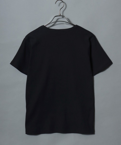 ANPAS（アンパス）の「Ribbed-Knit V-Neck Short-Sleeve Tee / テレコVネック ワンポイント刺繍 半袖Tシャツ メンズ レディース ユニセックス（Tシャツ/カットソー・メンズ・ホワイト/ブラック・S/M/L）」の17枚目の写真