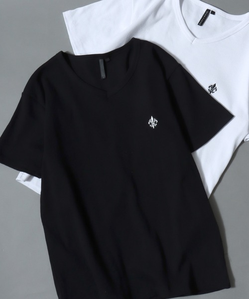 ANPAS（アンパス）の「Ribbed-Knit V-Neck Short-Sleeve Tee / テレコVネック ワンポイント刺繍 半袖Tシャツ メンズ レディース ユニセックス（Tシャツ/カットソー・メンズ・ホワイト/ブラック・S/M/L）」の15枚目の写真
