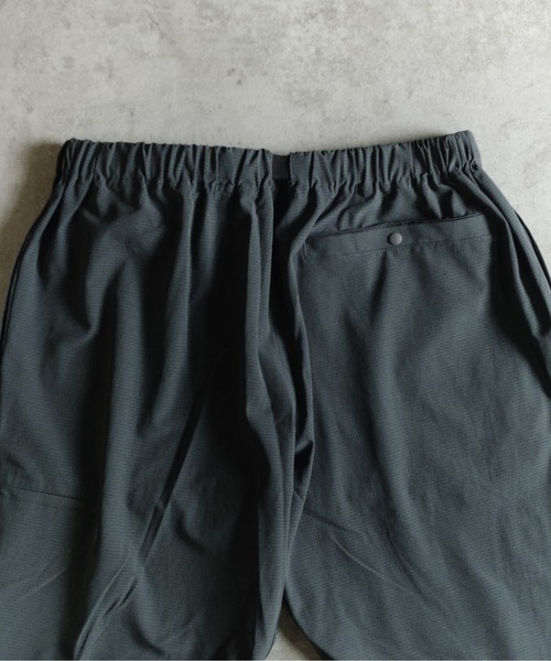 many men many mind（メニーメンメニーマインド）の「MANYMENMANYMINDS / AIRLEAKFABRIC/クライミングパンツ（その他パンツ・メンズ・チャコール/ブラック・LARGE/X-LARGE/MEDIUM）」の16枚目の写真