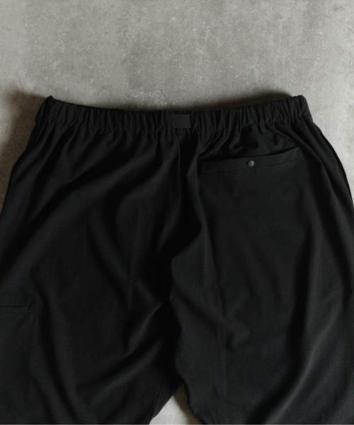many men many mind（メニーメンメニーマインド）の「MANYMENMANYMINDS / AIRLEAKFABRIC/クライミングパンツ（その他パンツ・メンズ・チャコール/ブラック・LARGE/X-LARGE/MEDIUM）」の9枚目の写真