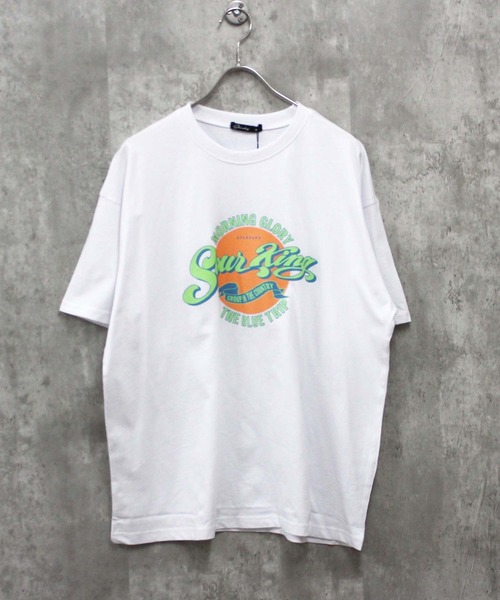 THE CASUAL(カジュアル)の「グラフィック プリント ビッグT(Tシャツ/カットソー・メンズ・チャコール/ネイビー/ブルー系その他/グレー系その他2/ミント/グレー系その他3/ベージュ/グリーン系その他/グレー系その他4/ホワイト系その他/ホワイト系その他3/ブラック系その他4/ブラック/グレー系その他/ブラック系その他2/ブルー系その他2/ホワイト系その他5/杢グレー/オフホワイト/ブラック系その他/ホワイト系その他2/ブラック系その他3/ホワイト系その他4/ブラック系その他5・L/M/XL)」の2枚目の写真