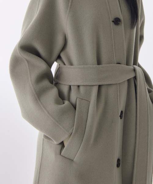 MUSINSA STANDARD WOMAN（ムシンサスタンダードウーマン）の「ウィメンズカシミヤブレンドハンドメイドバルマカンローブコート[ライトカーキ]（チェスターコート・レディース・その他・SMALL/LARGE/MEDIUM/X-SMALL）」の5枚目の写真