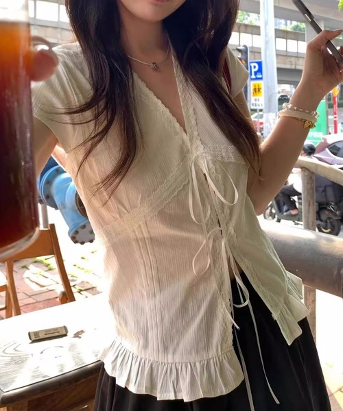 GLAMOROUS JANE(グラマラスジェーン)の「レース切替フロントリボン半袖フリルブラウス(シャツ/ブラウス・レディース・ホワイト・FREE)」の4枚目の写真