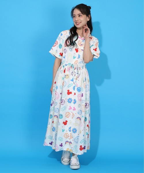 Disney(ディズニー)の「DIS-リゾート総柄OP1598A(ワンピース・レディース・オフホワイト/ダークブラック・F)」の6枚目の写真