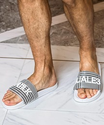 1PIU1UGUALE3  RELAX （ウノピゥウノウグァーレトレ リラックス）の「1PIU1UGUALE3 RELAX(ウノピゥウノウグァーレトレ リラックス)グレンチェックシャワーサンダル（サンダル）」