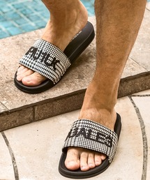 1PIU1UGUALE3  RELAX （ウノピゥウノウグァーレトレ リラックス）の「1PIU1UGUALE3 RELAX(ウノピゥウノウグァーレトレ リラックス)グレンチェックシャワーサンダル（サンダル）」