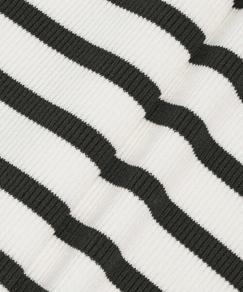 ANAYI（アナイ）の「オフショルダーリブ プルオーバー（ニット/セーター・レディース・ホワイト/ネイビー/ホワイト系その他/レッド・36/38）」の10枚目の写真