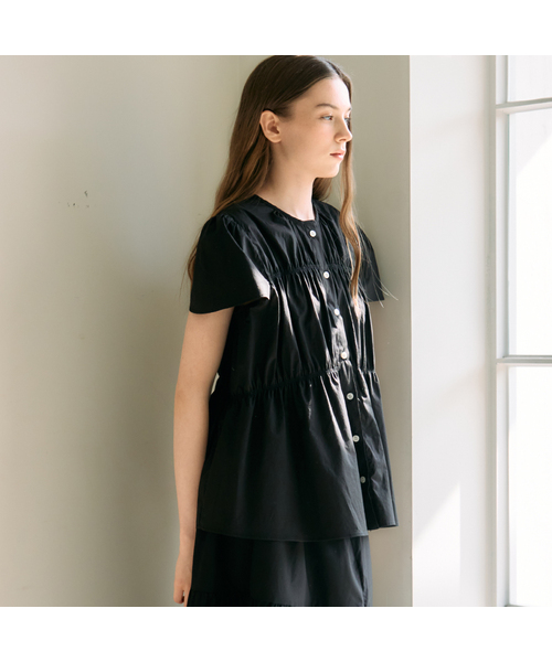 Ellioti（エリオティ）の「Rena Smocked Blouse_3Color（シャツ/ブラウス・レディース・ブラック/アイボリー/ホワイト・F）」の3枚目の写真