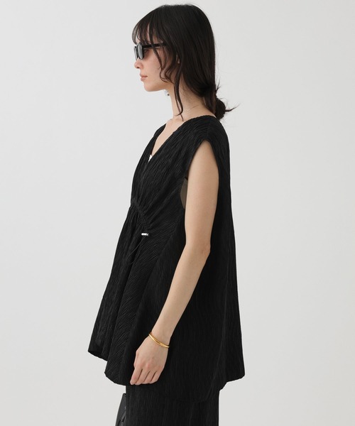 BABYLONE（バビロン）の「2WAYプリーツノースリーブブラウス＜セットアップ対応＞（シャツ/ブラウス・レディース・ブラック/オフホワイト・フリー）」の20枚目の写真