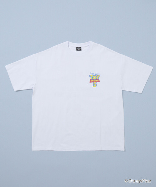 FREAK'S STORE(フリークスストア)の「限定展開 「トイ・ストーリー5」デザイン 別注 キャラクター クルーネック プリントTシャツ(Tシャツ/カットソー・メンズ・ホワイト/ゴールド/その他/オフホワイト/ナチュラル/シルバー・SMALL/MEDIUM/LARGE)」の12枚目の写真