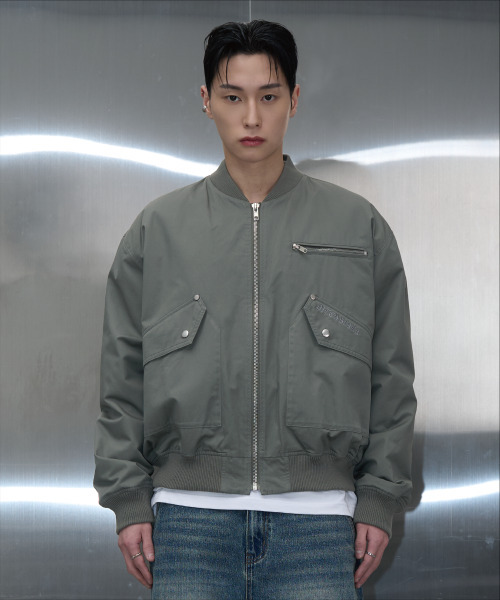 PITCHBLACK(ピッチブラック)の「UTILITY POCKET LOGO FLIGHT JARCKET (GREY)(ブルゾン・メンズ・その他・MEDIUM/LARGE/X-LARGE)」の1枚目の写真