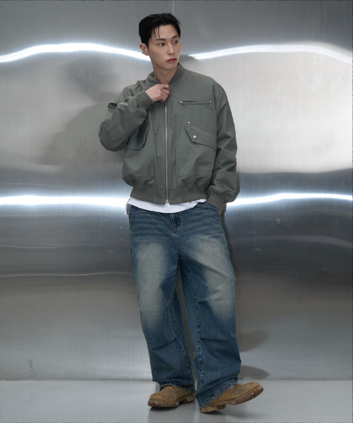 PITCHBLACK(ピッチブラック)の「UTILITY POCKET LOGO FLIGHT JARCKET (GREY)(ブルゾン・メンズ・その他・MEDIUM/LARGE/X-LARGE)」の2枚目の写真