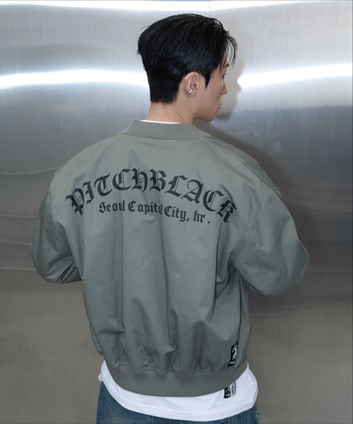 PITCHBLACK(ピッチブラック)の「UTILITY POCKET LOGO FLIGHT JARCKET (GREY)(ブルゾン・メンズ・その他・MEDIUM/LARGE/X-LARGE)」の4枚目の写真