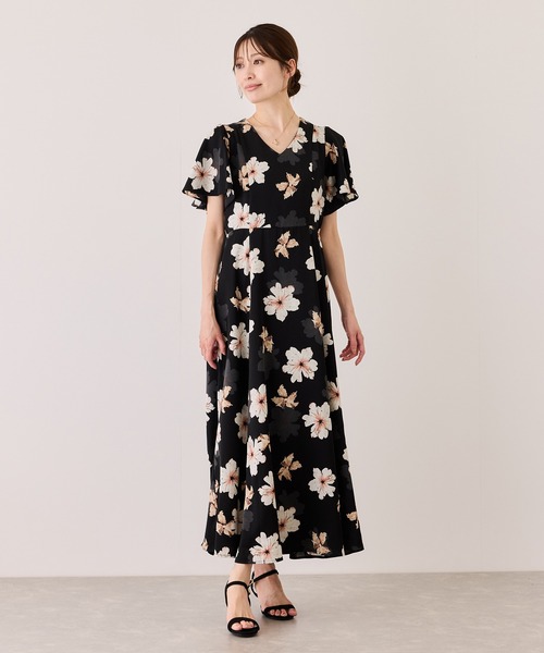 Jayro(ジャイロ)の「Vネック花柄ワンピース(ワンピース・レディース・ブラック系その他/オフホワイト・M)」の3枚目の写真