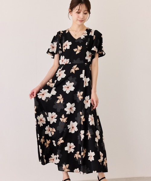 Jayro(ジャイロ)の「Vネック花柄ワンピース(ワンピース・レディース・ブラック系その他/オフホワイト・M)」の7枚目の写真
