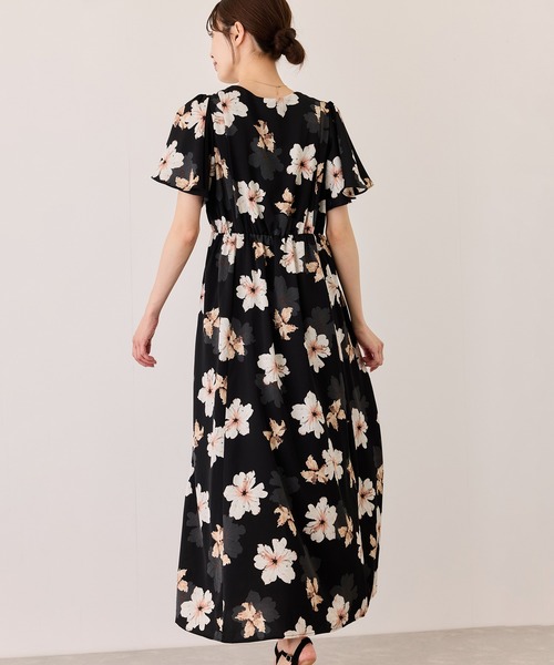 Jayro(ジャイロ)の「Vネック花柄ワンピース(ワンピース・レディース・ブラック系その他/オフホワイト・M)」の9枚目の写真
