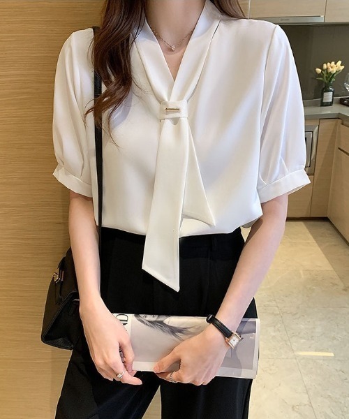 HAILY(ヘイリー)の「パフスリーブボウタイデザインブラウス/フォーマル セレモニー オケージョン オフィス(シャツ/ブラウス・レディース・ホワイト/ブルー・FREE)」の4枚目の写真