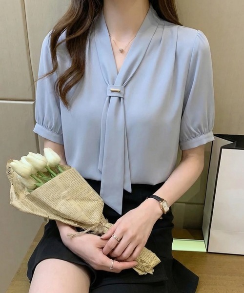 HAILY(ヘイリー)の「パフスリーブボウタイデザインブラウス/フォーマル セレモニー オケージョン オフィス(シャツ/ブラウス・レディース・ホワイト/ブルー・FREE)」の17枚目の写真
