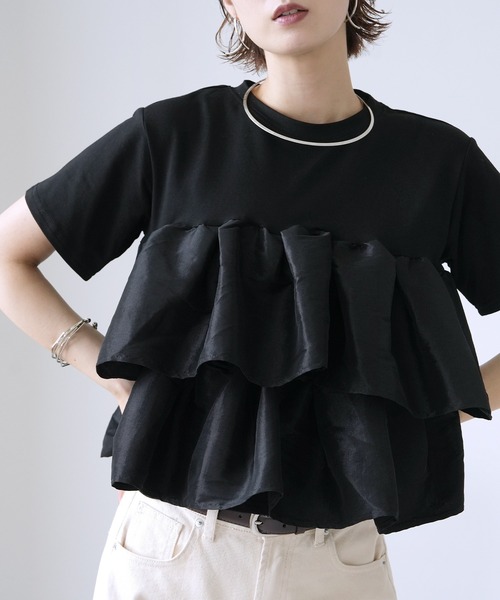Yeoun(ヨウン)の「ドッキングティアードフリルTシャツ(Tシャツ/カットソー・レディース・オフホワイト/ブラック・FREE)」の2枚目の写真