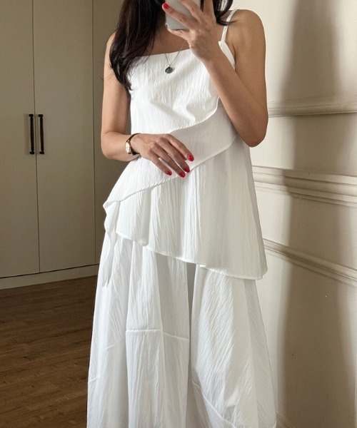 YUGA(ユーガ)の「YUGA_YGMC Korean-style Asymmetrical layered camisole + skirt set(ワンピース・レディース・ホワイト/ライトブルー/ブラック・FREE)」の1枚目の写真