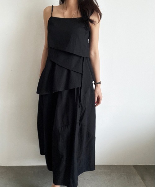 YUGA(ユーガ)の「YUGA_YGMC Korean-style Asymmetrical layered camisole + skirt set(ワンピース・レディース・ホワイト/ライトブルー/ブラック・FREE)」の2枚目の写真