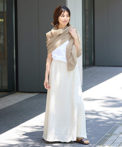 IENA(イエナ)の「NIMNIMDUAI/ニムニムデュアイ 別注 PREMIUM LINEN GAUZE STOLE ストール(ストール/ショール・レディース・ボルドー/グレー/ベージュ/チャコールグレー・FREE)」の7枚目の写真