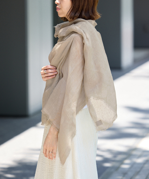 IENA(イエナ)の「NIMNIMDUAI/ニムニムデュアイ 別注 PREMIUM LINEN GAUZE STOLE ストール(ストール/ショール・レディース・ボルドー/グレー/ベージュ/チャコールグレー・FREE)」の19枚目の写真