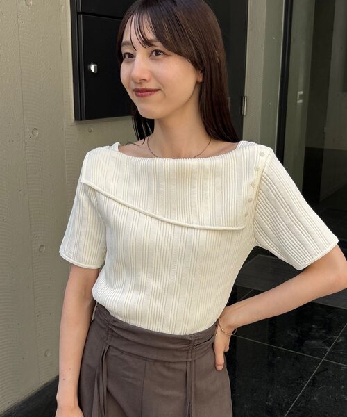 CAPRICIEUX LE'MAGE(カプリシューレマージュ)の「ラップカラーリブニット(ニット/セーター・レディース・ブラック/グレー/オフホワイト・FREE)」の14枚目の写真