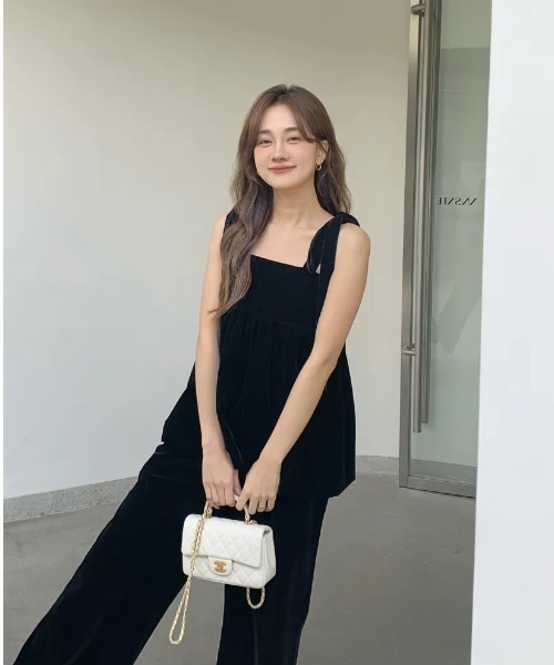 BIRTHDAY BASH(バースデイバッシュ)の「SALLY VELOUR RIBBON CAMISOLE TOPS(Tシャツ/カットソー・レディース・ブラック・MEDIUM/SMALL)」の9枚目の写真