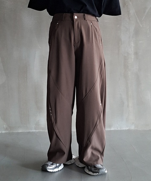 WESTBOY(ウエストボーイ)の「Y2K サイドスタッズ ワイドパンツ WO26W1PT09(その他パンツ・メンズ・ブラック/ブラウン・XL/M/L)」の3枚目の写真