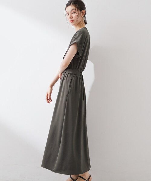 THE SHOP TK (ザ ショップ ティーケー )の「【ひんやり/遮熱】やみつきになる とろみスキッパーワンピース(ワンピース・レディース・ネイビー/スミクロ・12/13/14)」の7枚目の写真