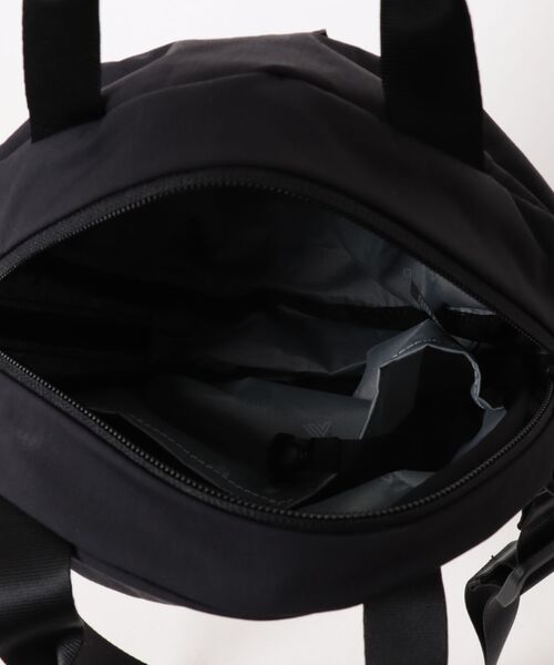 ADAM ET ROPE'（アダムエロペ）の「GREGO SUSZY ROUND CROSS BODY（トートバッグ・メンズ・ブラック・FREE）」の4枚目の写真