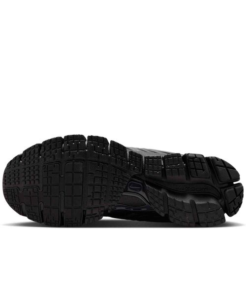 NIKE（ナイキ）の「ナイキ ズーム スカイロン 11 ウィメンズシューズ / Nike Zoom Skylon 11 Women's Shoes IU7360-002 Black（スニーカー・レディース・ブラック・24.5/26/25.5/22.5/22/25/24/23.5/23）」の2枚目の写真