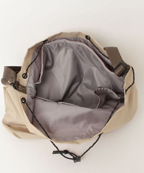 KEEN（キーン）の「【New color】HARVEST 2WAY TOTE / ハーベスト ツーウェイ トート（トートバッグ・レディース・ベージュ・OS）」の4枚目の写真