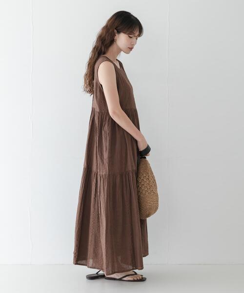 URBAN RESEARCH Sonny Label(アーバンリサーチサニーレーベル)の「コットンティアードサッカーワンピース(ワンピース・レディース・ブラウン/ブラック/レッド・FREE)」の15枚目の写真