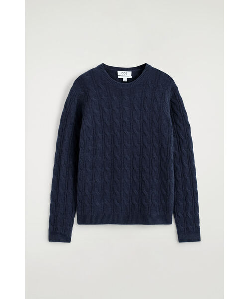 COS(コス)の「ケーブルニット カシミヤ セーター(ニット/セーター・レディース・ネイビー/ベージュ・XS/S/M/L)」の7枚目の写真
