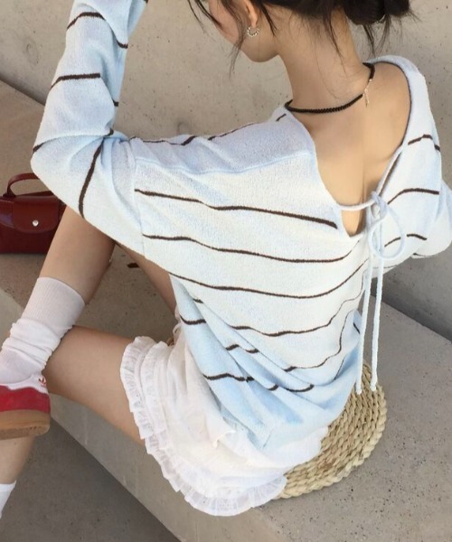 FLINEA（フリネア）の「Vネックボーダー柄薄手Tシャツ（Tシャツ/カットソー・レディース・ベージュ/ブルー・FREE）」の14枚目の写真