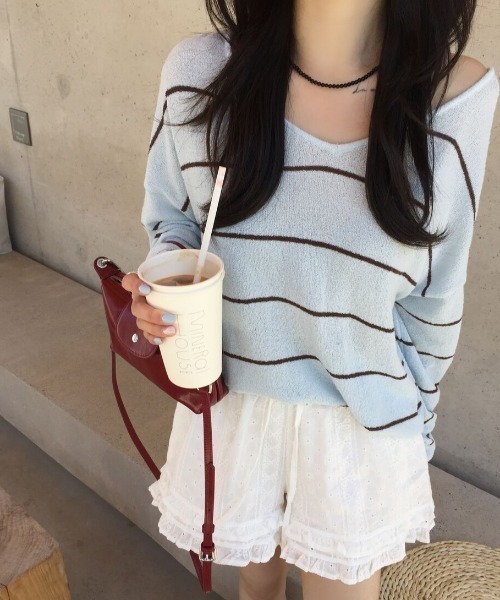 FLINEA（フリネア）の「Vネックボーダー柄薄手Tシャツ（Tシャツ/カットソー・レディース・ベージュ/ブルー・FREE）」の22枚目の写真